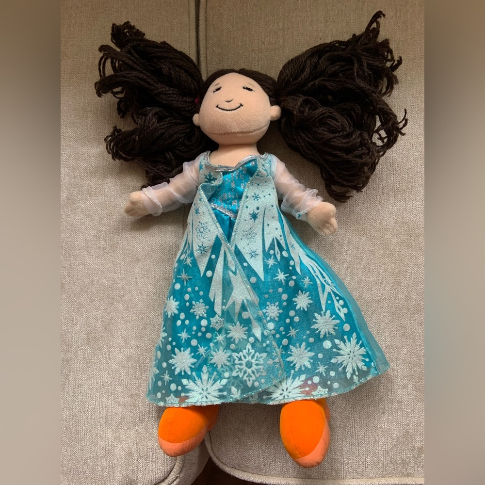 Manhattan groovy girl princess Blue and White Snowflake Dress Doll